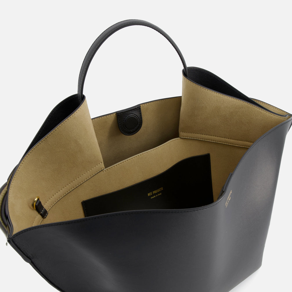 Medium leather tote